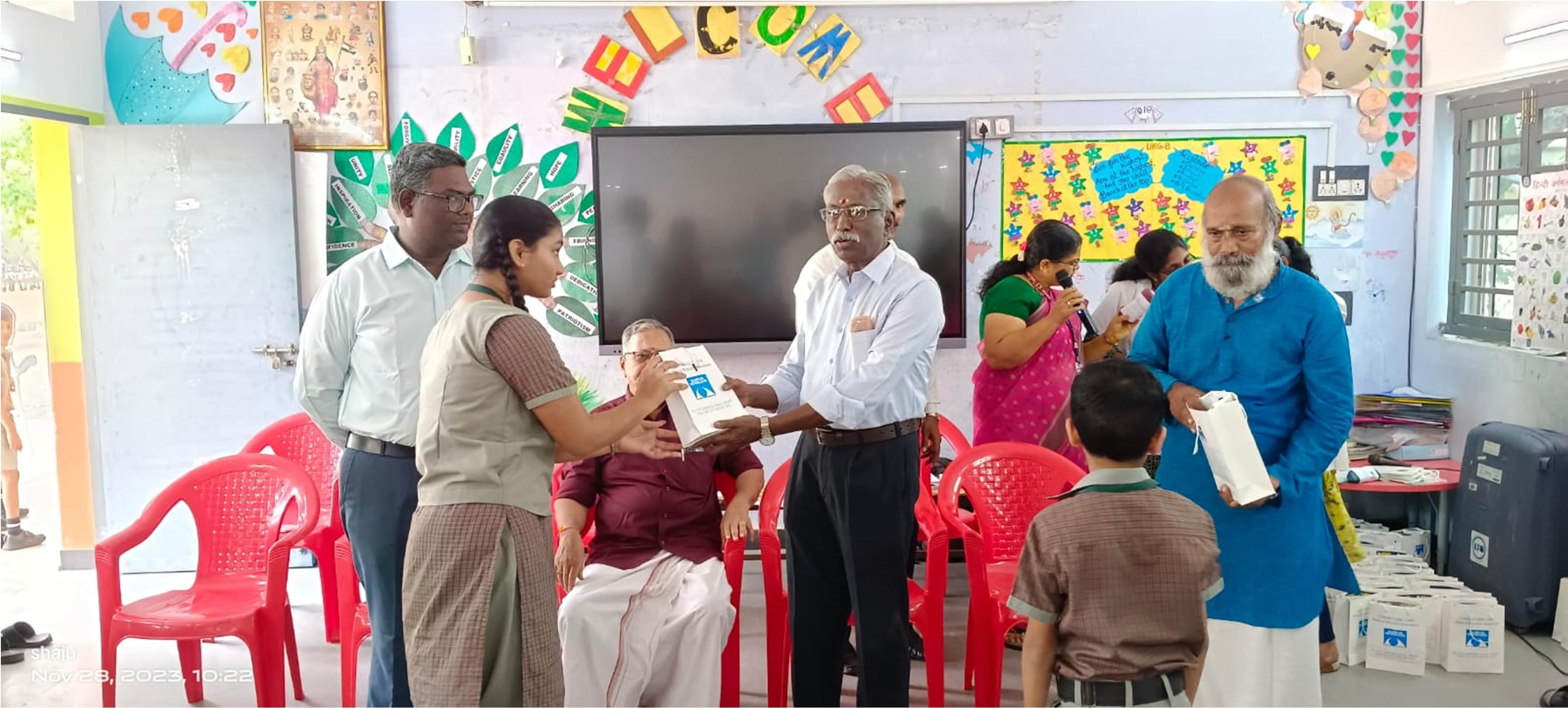Spectacles Distribution Program